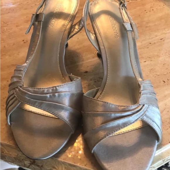 Liz Claiborne Massey silver heels - size 8M. Worn twice. Great condition - Picture 2 of 4